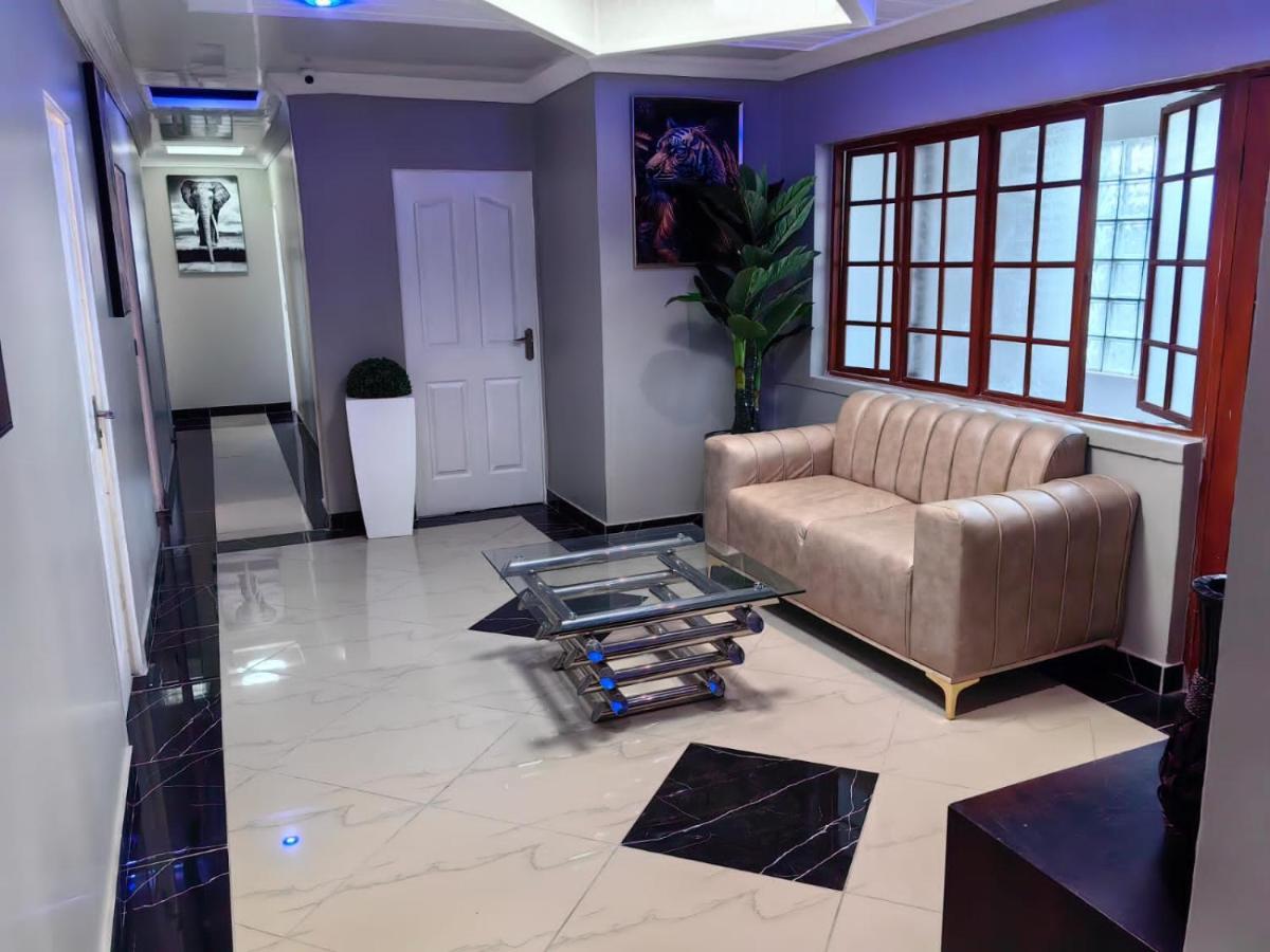 Essential Lodge23 Homestay Cape Town
