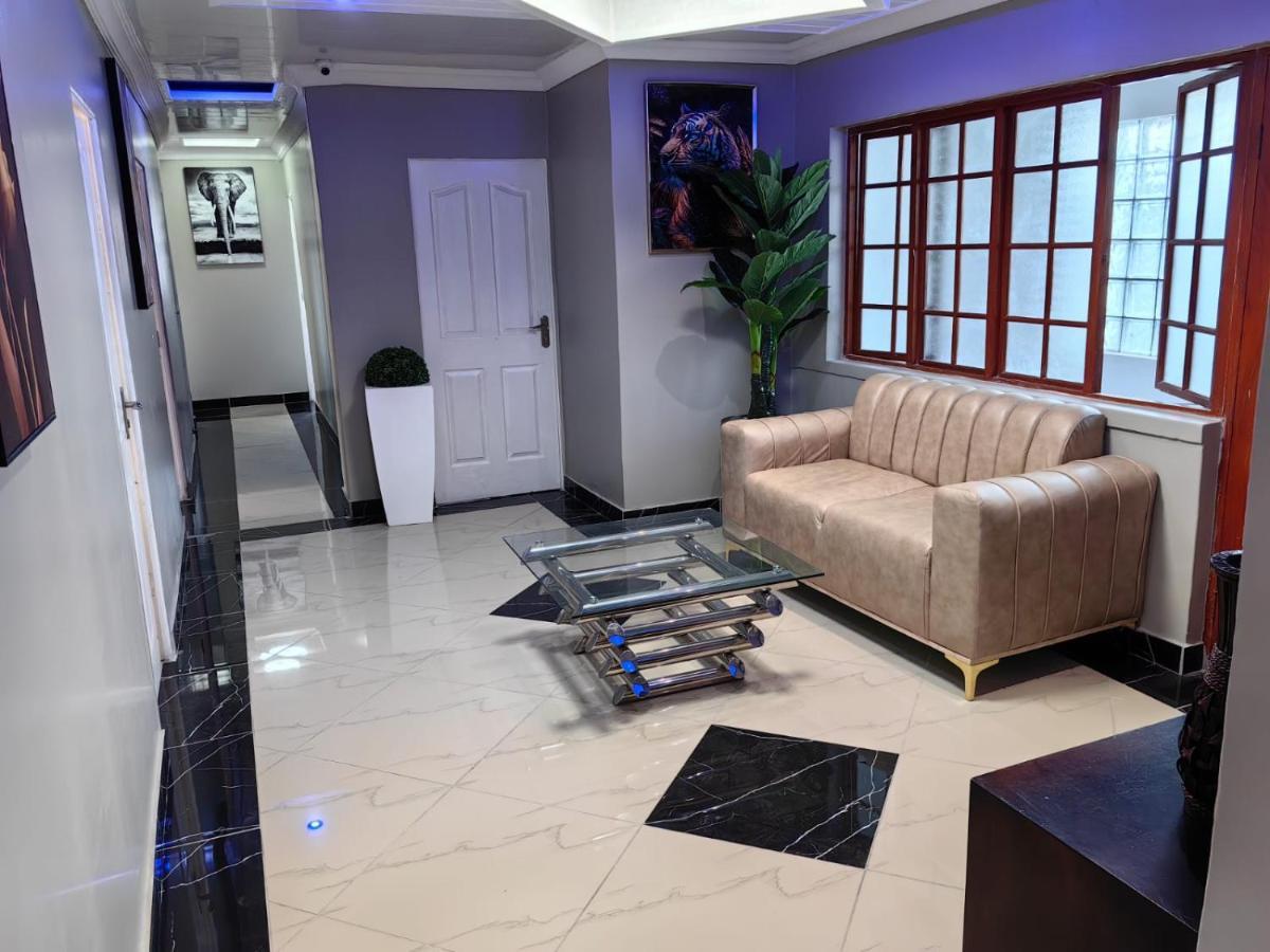 Essential Lodge23 Homestay Cape Town